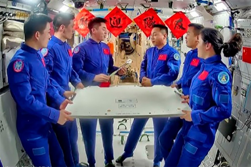 La misión china Shenzhou-18 regresa a la Tierra con 34,6 kg de muestras científicas