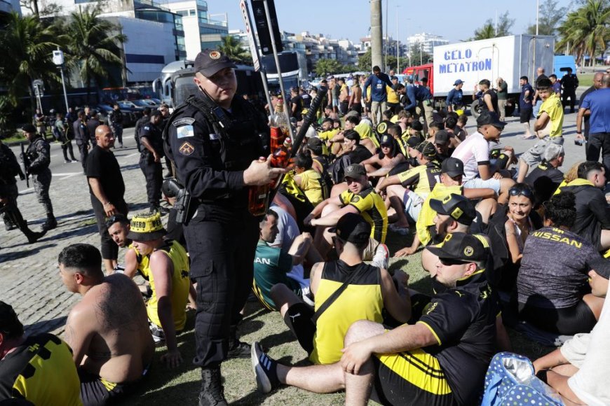 ¿Cómo sigue el derrotero de los hinchas de Peñarol que siguen en Río?