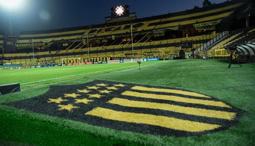 Peñarol venció a Liverpool y comparte la cima del Torneo Clausura con Nacional