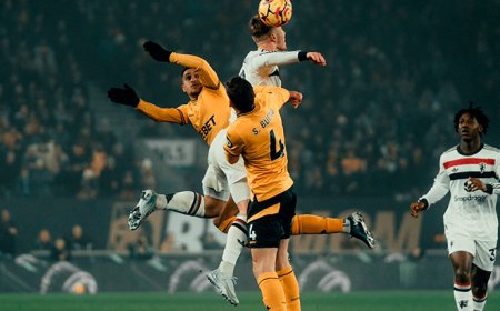 Manchester United volvió a perder y Ugarte fue suspendido