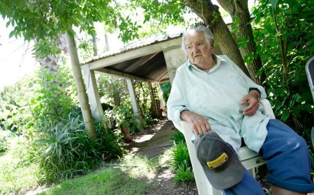 José Mujica fue intervenido con éxito tras el implante de un stent en el esófago