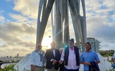 Inauguran la obra "Mariposa de la vida" de Pablo Atchugarry