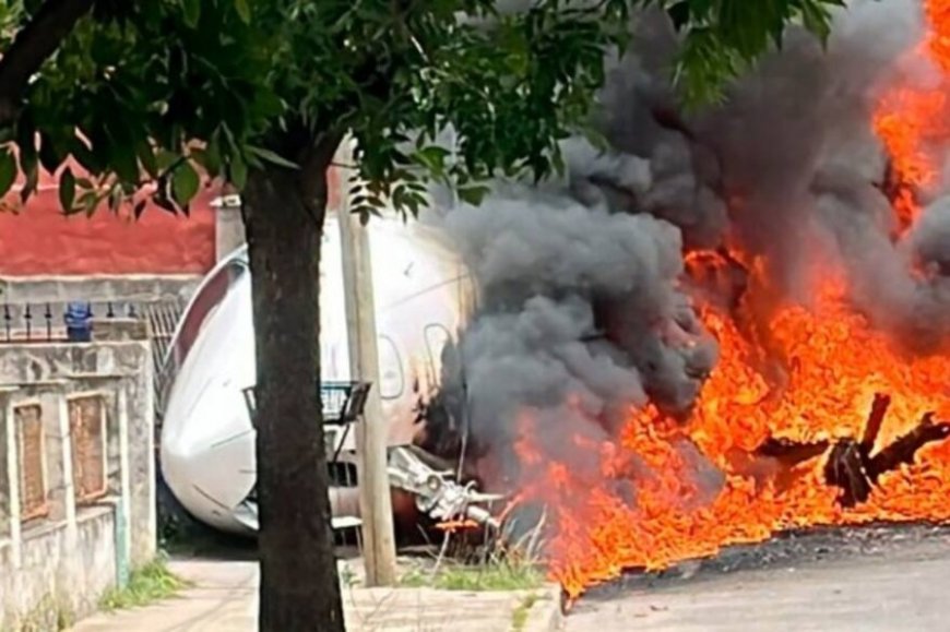 Un avión privado despistó cuando intentaba aterrizar en el aeropuerto de San Fernando y se incrustó contra una casa