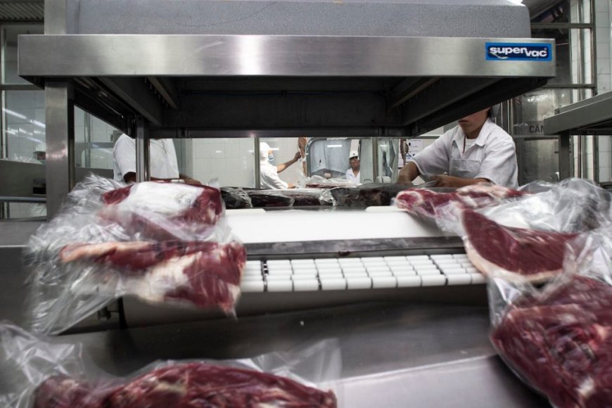 Trabajadores de la carne realizan paro general este 30 y 31