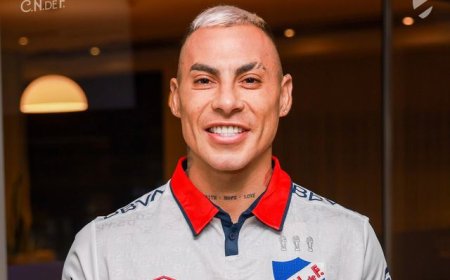 Eduardo Vargas llegó a Nacional y divulgó su charla con Ricardo Gareca antes de dar el sí