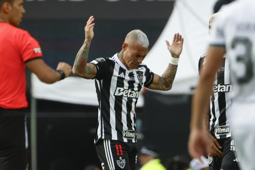 El chileno Eduardo Vargas jugará en Nacional