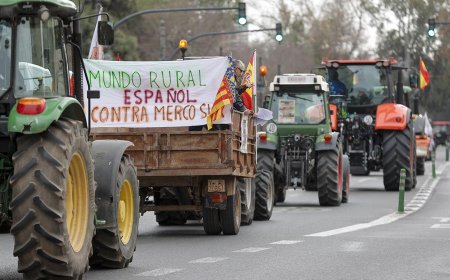 España: con tractores, productores protestan contra el acuerdo con el Mercosur