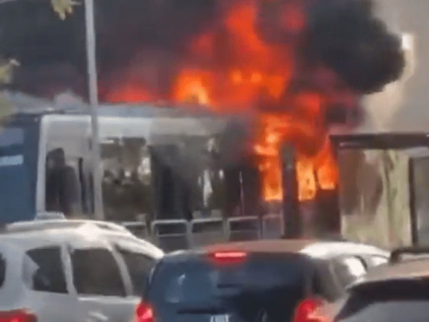 Dos muertos tras caer una avioneta en una avenida de la ciudad brasileña de São Paulo