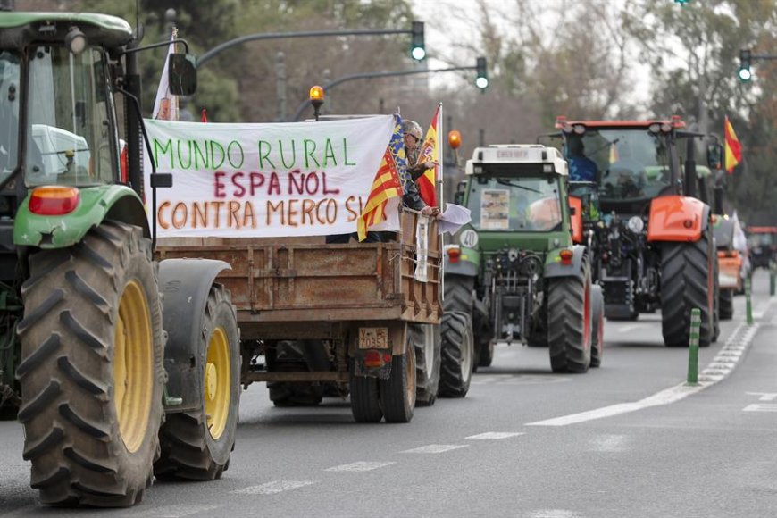 España: con tractores, productores protestan contra el acuerdo con el Mercosur