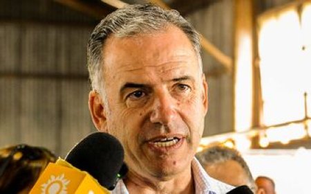 "Hay que abrir el abanico de mercados", aseguró Yamandú Orsi ante la inestabilidad global