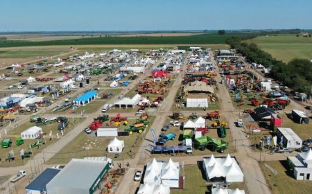 El presidente Orsi participa en la inauguración de la Expo Activa 2025 en Soriano
