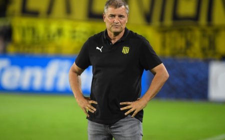 Apertura: Peñarol cayó con Cerro Largo 2-0 como local y quedó décimo a 12 puntos del líder