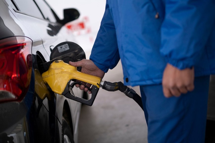 Gobierno mantiene sin cambios los precios de los combustibles en marzo