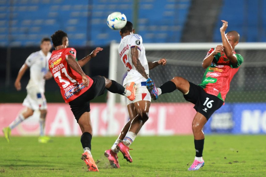 Boston River y Bahía empataron 0-0 y definirán el pase en Brasil