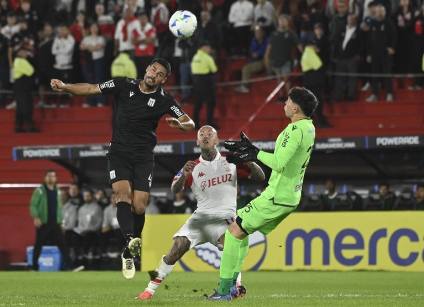 Sudamericana: Racing perdió 5-0 en su visita a Huracán de Parque Patricios y está último