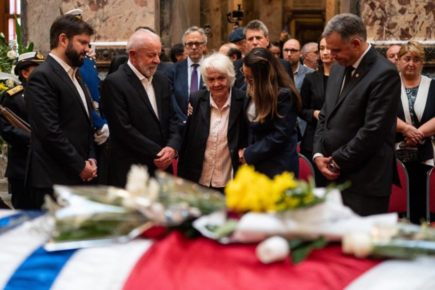 Miles de personas despidieron a José Mujica