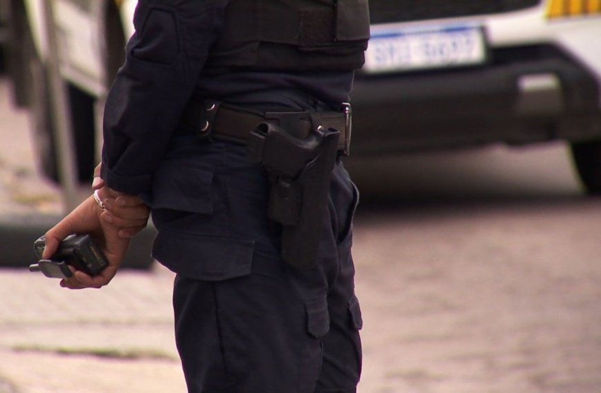 Autoridades de Interior reciben a sindicato policial tras suicidio de otro policía; Negro envió condolencias