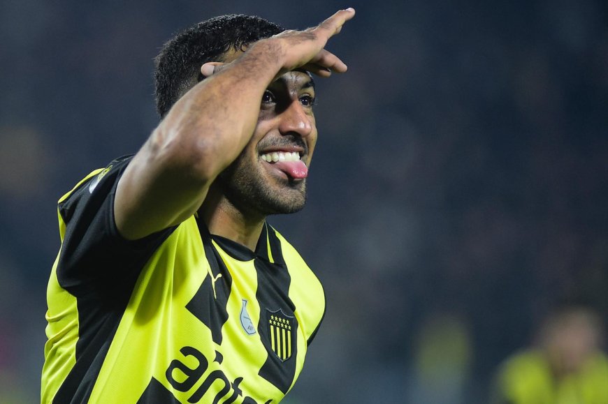 Peñarol goleó 3-0 a un flojo Defensor