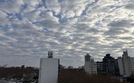 Sábado fresco con cielo ligeramente nublado y marcado descenso de temperatura en la noche