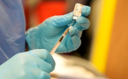 Vacuna antimeningococo: disponible para lactantes y adolescentes