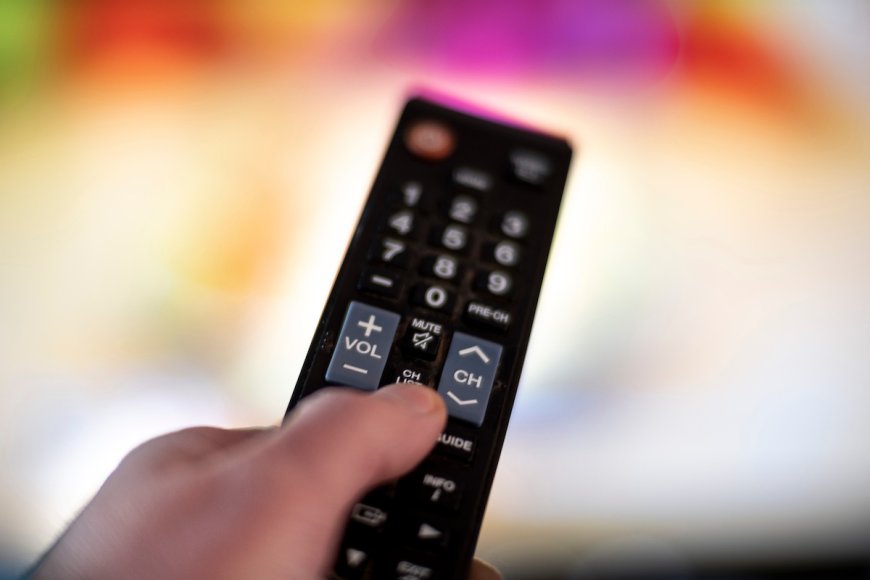 Abonados a televisión cable o satelital disminuyeron cerca de 10 % en un año, según Ursec