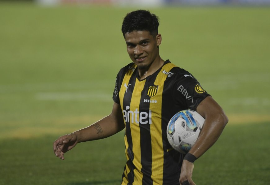 Peñarol y Gremio confirmaron que Matías Arezo vuelve al equipo carbonero hasta diciembre