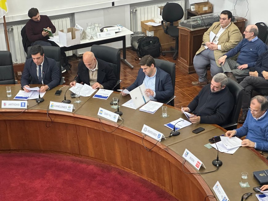 Felipe Algorta participó en la primera sesión del Congreso de Intendentes del período 2025-2030