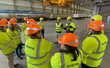 Intendente Algorta recorrió la terminal portuaria de UPM en Montevideo