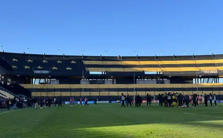 Peñarol fue superior y goleó 3-0 a Nacional en el clásico