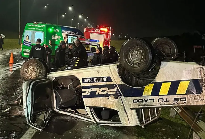 Móvil policial volcó en la Interbalnearia: dos efectivos lesionados