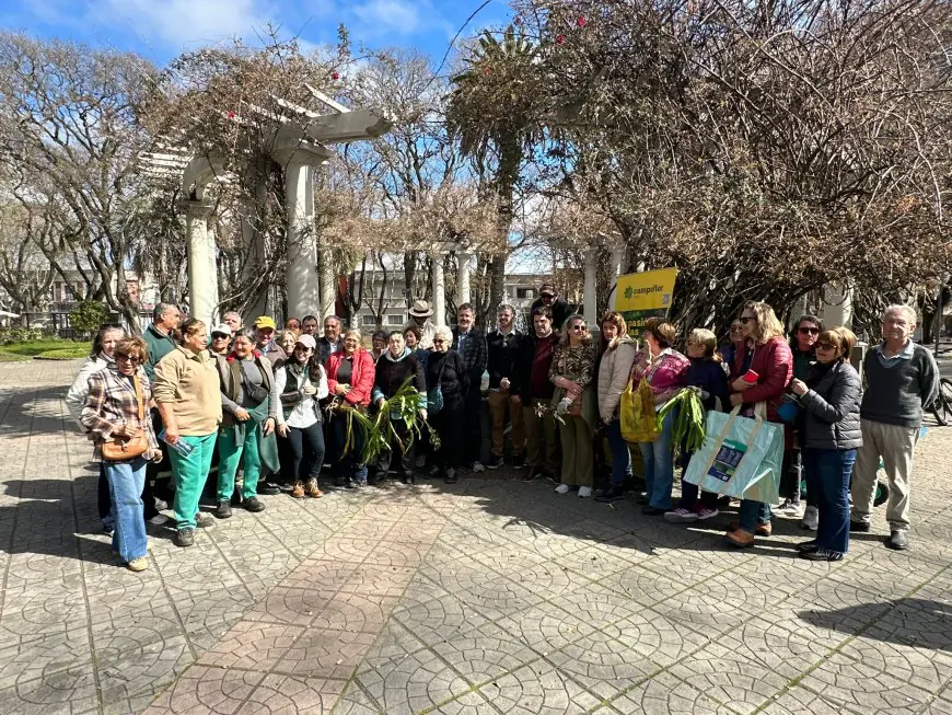 Se realizó la capacitación en poda de rosales en plazas de Durazno