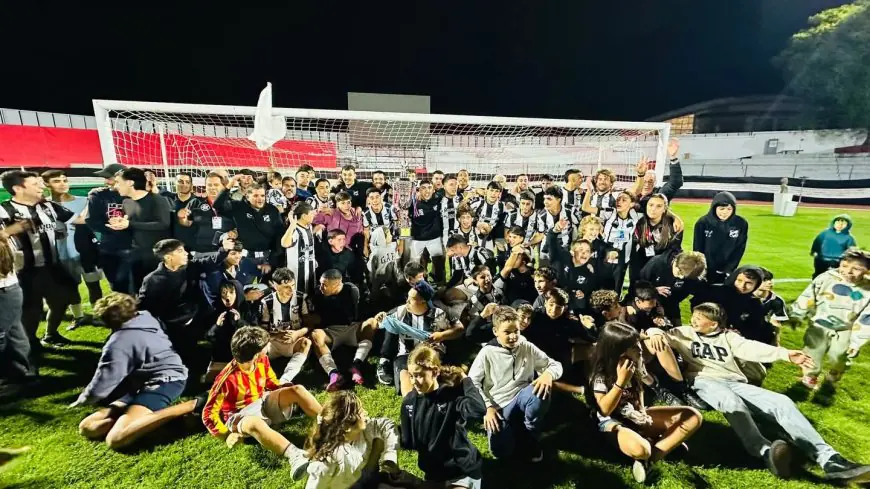 Wanderers aplastó a Juvenil 6 a 0 y se consagró bi campeón de la LFCD