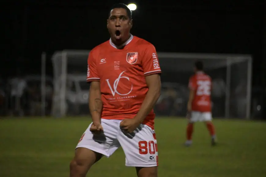 Durazno empató con 8 jugadores ante Flores en un vibrante Clásico del Sur